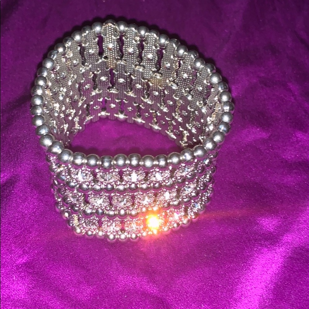 Beautiful Stretch Rhinestone Bangle - Picture 2 of 2